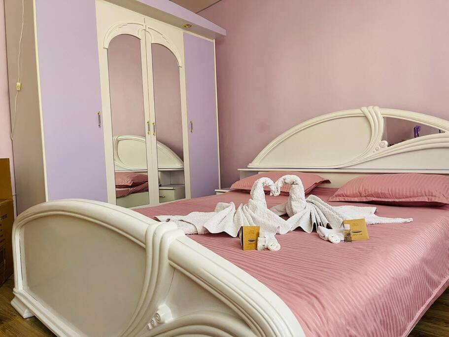 Lavender Luxury Apartment Oradea Ngoại thất bức ảnh