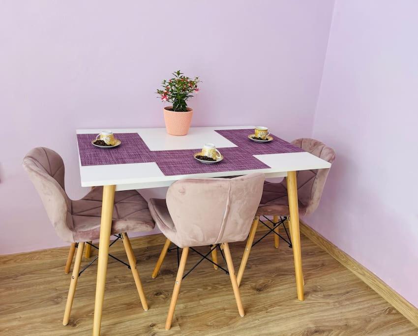 Lavender Luxury Apartment Oradea Ngoại thất bức ảnh