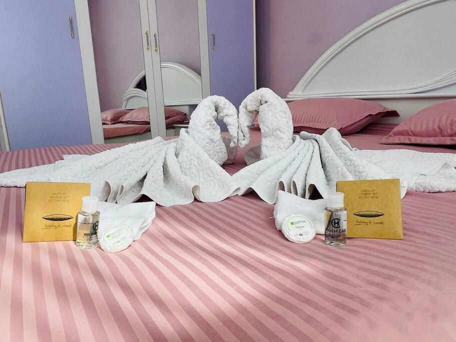 Lavender Luxury Apartment Oradea Ngoại thất bức ảnh